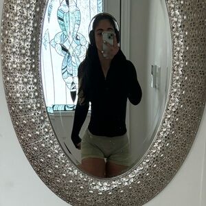 Meet your Posher, Viona